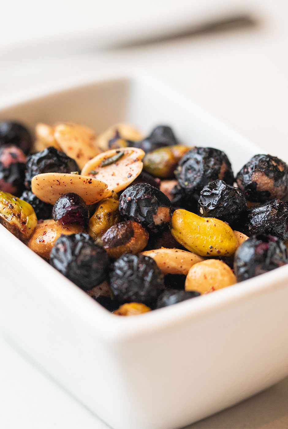 Almonds Pistachios and Blueberry Popcorn