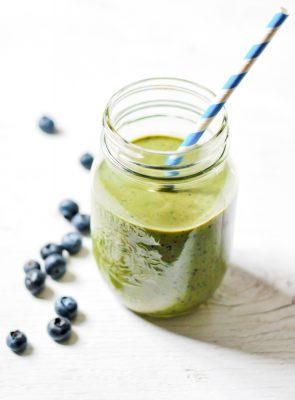 Blueberry-Green-Tea-Smoothie_Mason-Jar