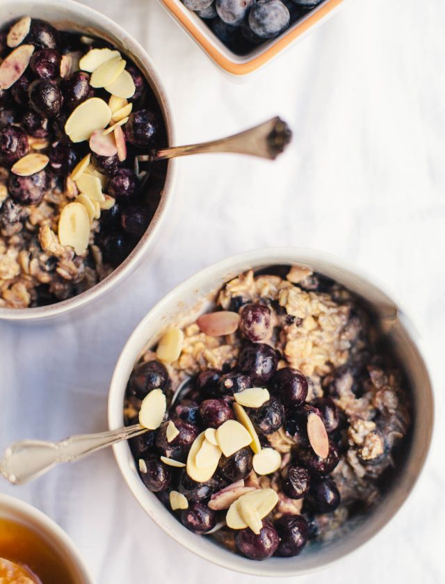 Blueberry Almond Overnight Oats - Blueberry.org