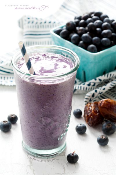 blueberry almond smoothie